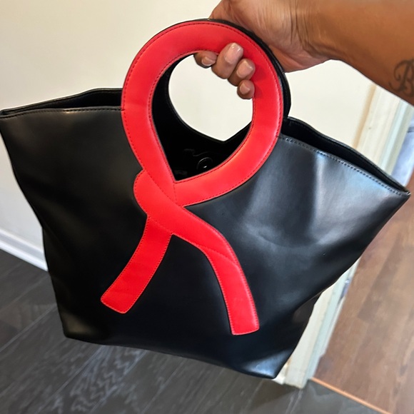 Roberta di Camerino Black Tote with Red Accent - Picture 1 of 7